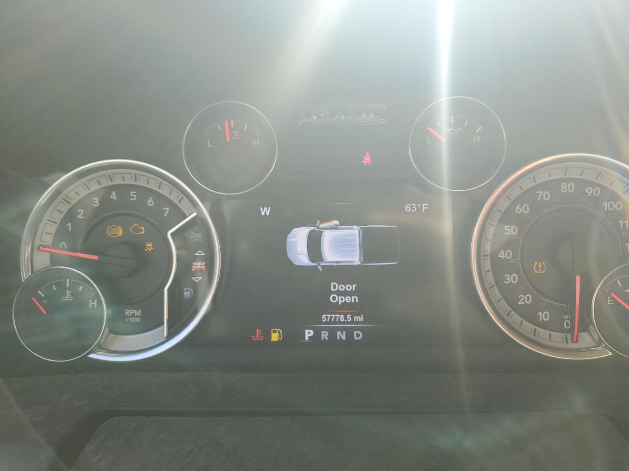 1C6RR7GT8HS742563 2017 Ram 1500 Slt