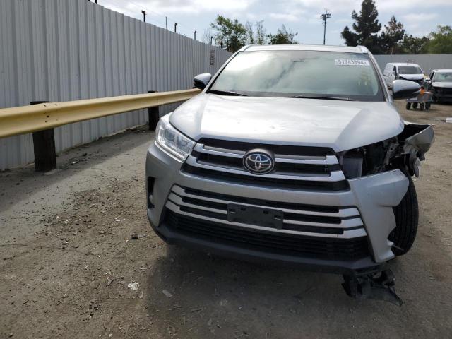 VIN 5TDJZRFH4KS618742 2019 Toyota Highlander, SE no.5