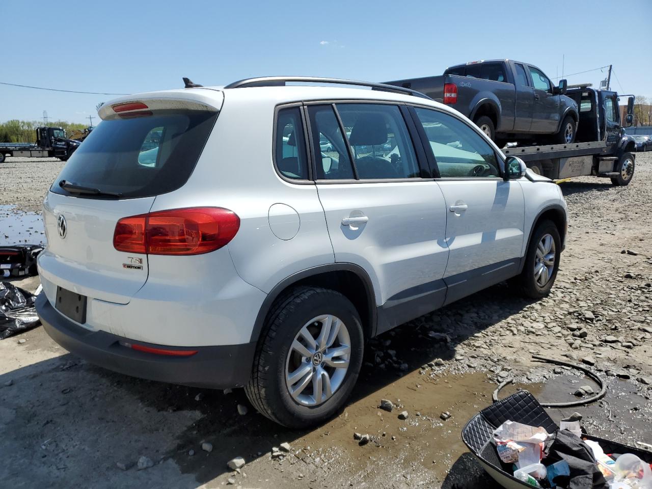 WVGBV7AX5HK034767 2017 Volkswagen Tiguan S