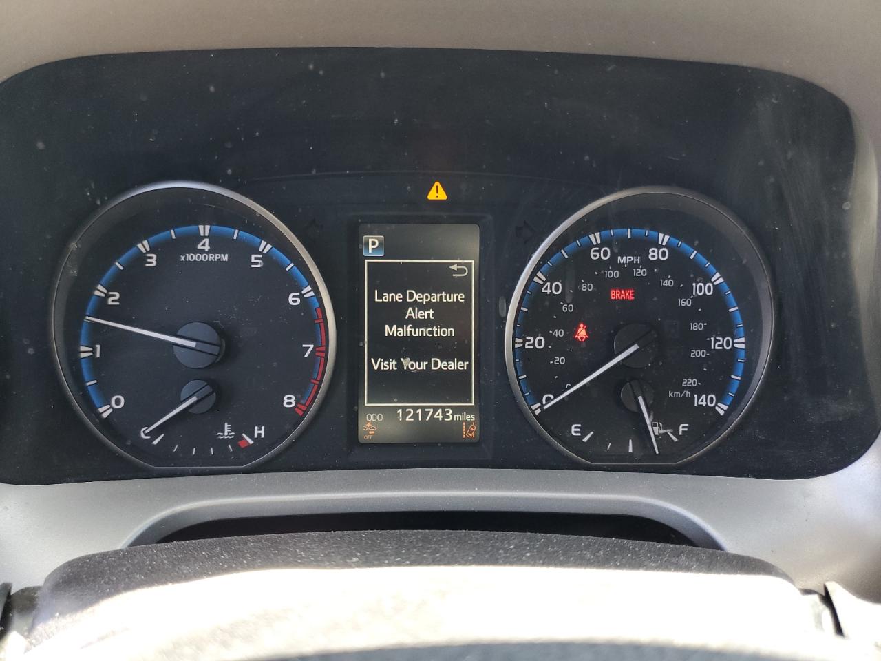 2T3WFREV8HW388362 2017 Toyota Rav4 Xle