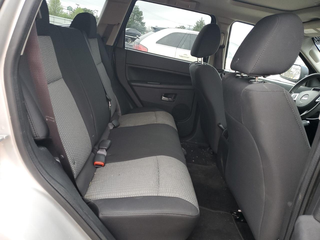 1J8GR48K49C543132 2009 Jeep Grand Cherokee Laredo