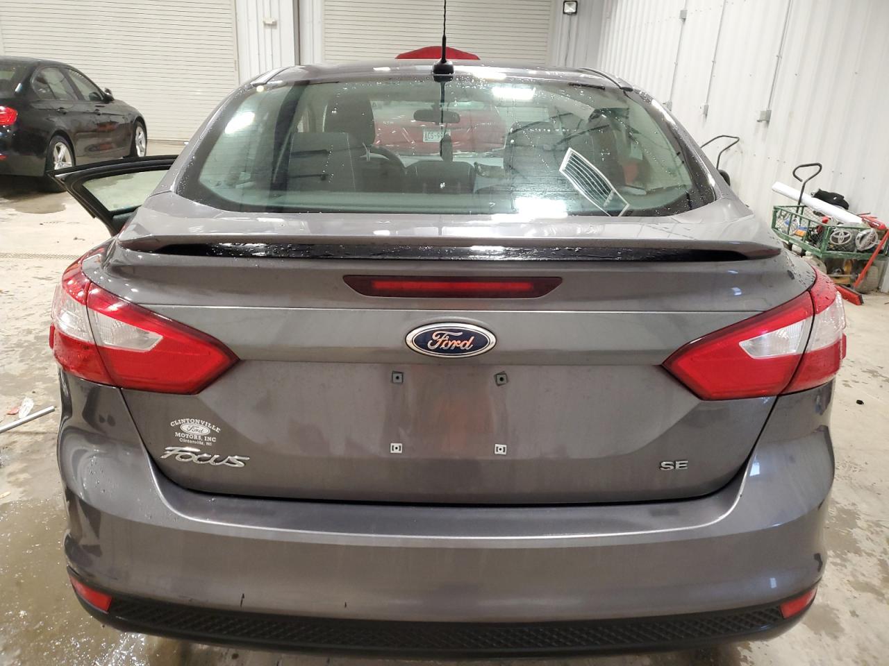 1FAHP3F21CL299239 2012 Ford Focus Se