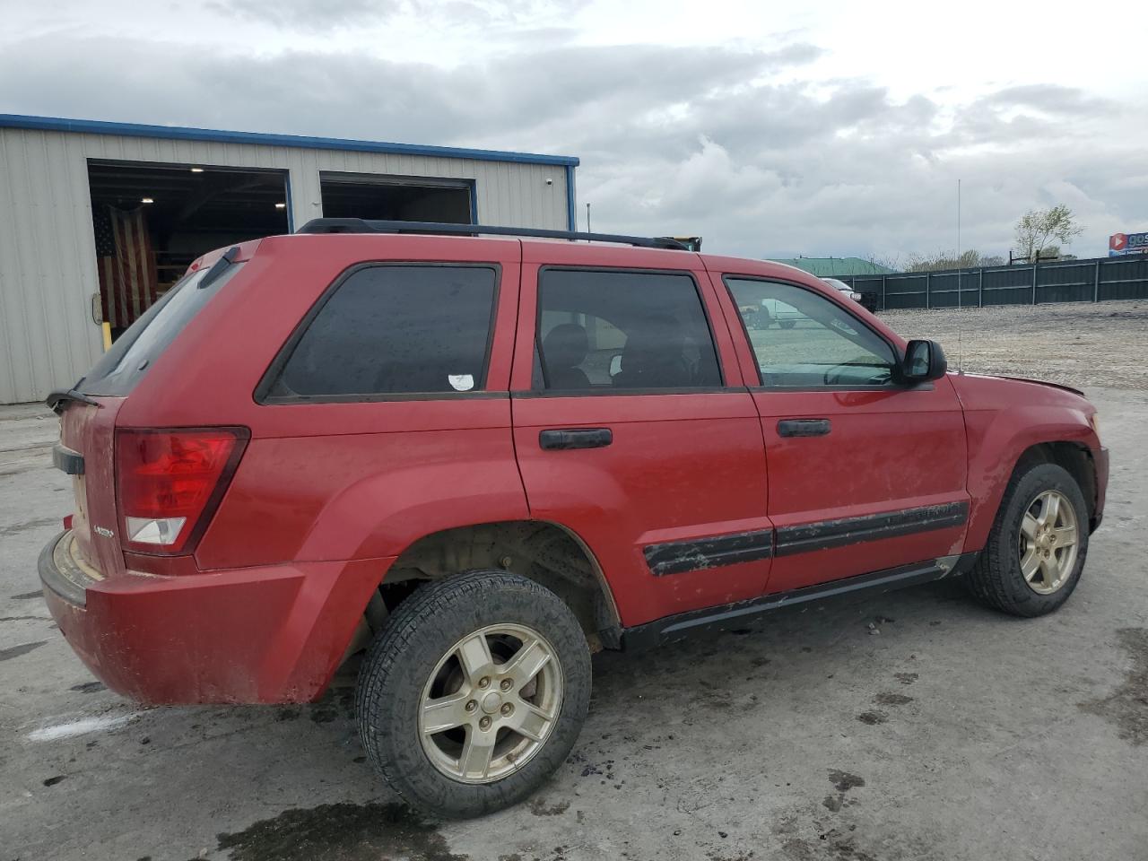 1J4GR48KX5C705129 2005 Jeep Grand Cherokee Laredo