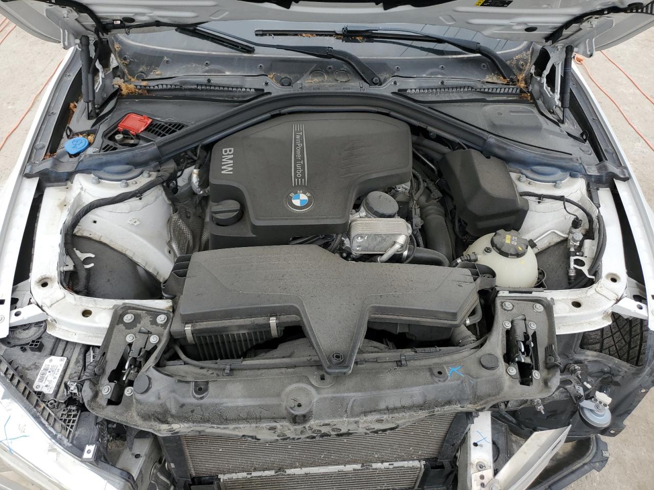 WBA8E5G52JNV02898 2018 BMW 320 Xi