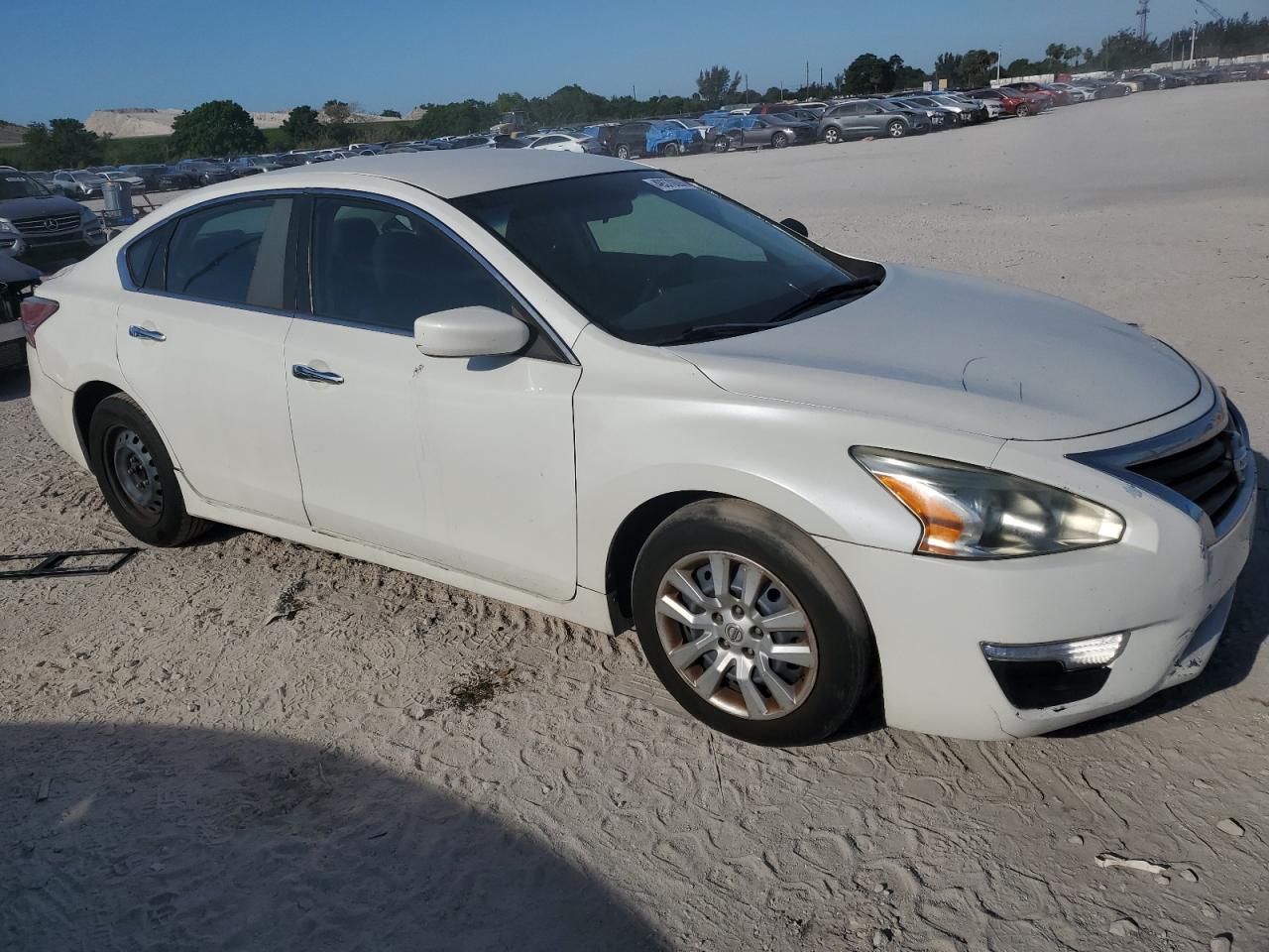 2015 Nissan Altima 2.5 vin: 1N4AL3AP4FC131969