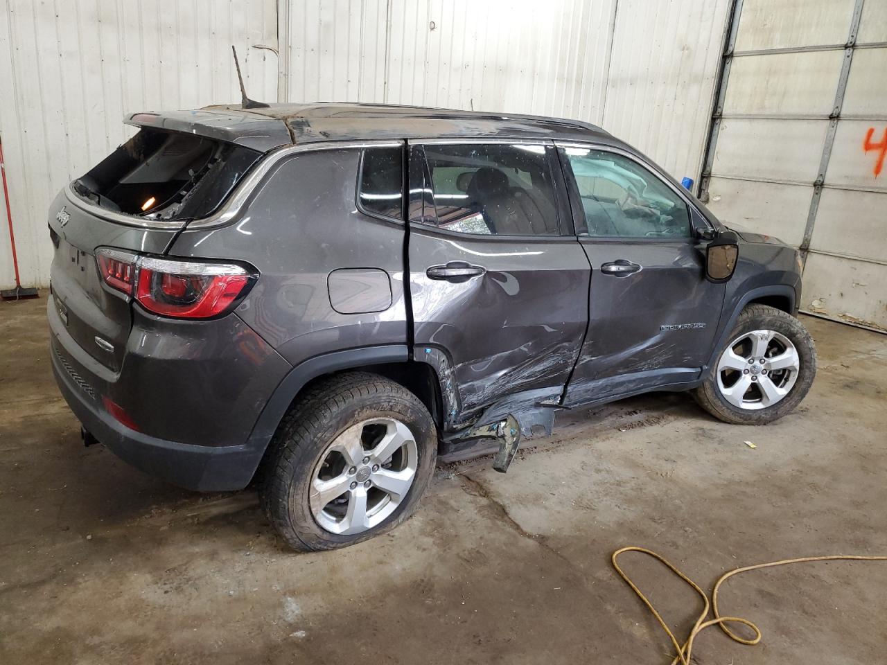 3C4NJDBB7JT185340 2018 Jeep Compass Latitude