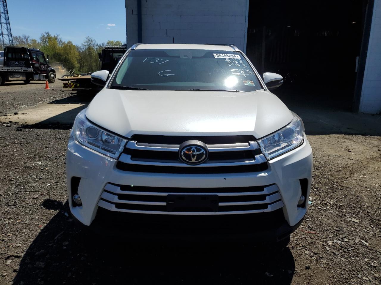 5TDJZRFH4KS622869 2019 Toyota Highlander Se