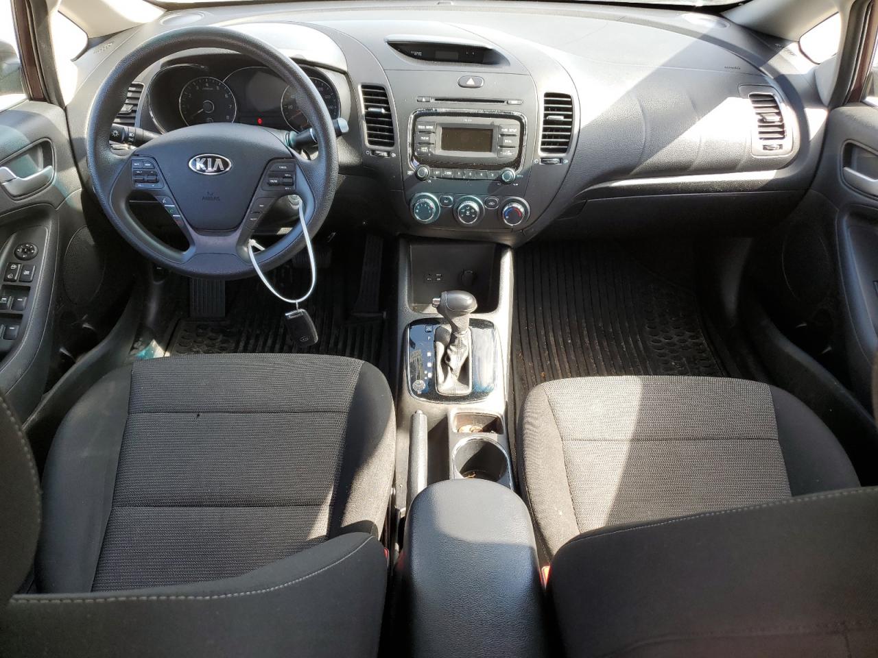 3KPFK4A72JE198077 2018 Kia Forte Lx