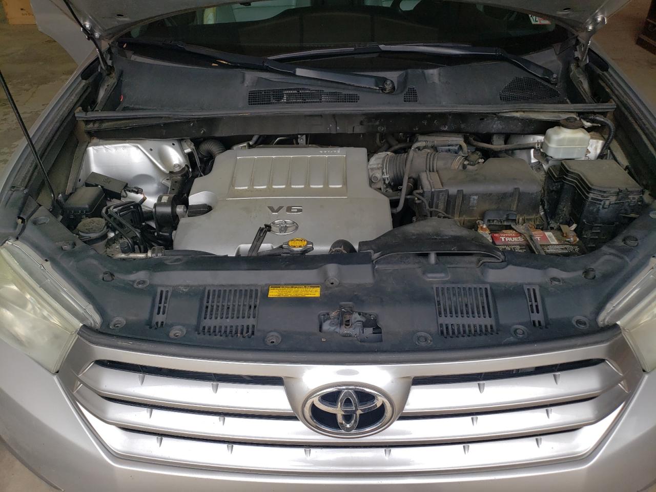 5TDBK3EH9BS077145 2011 Toyota Highlander Base