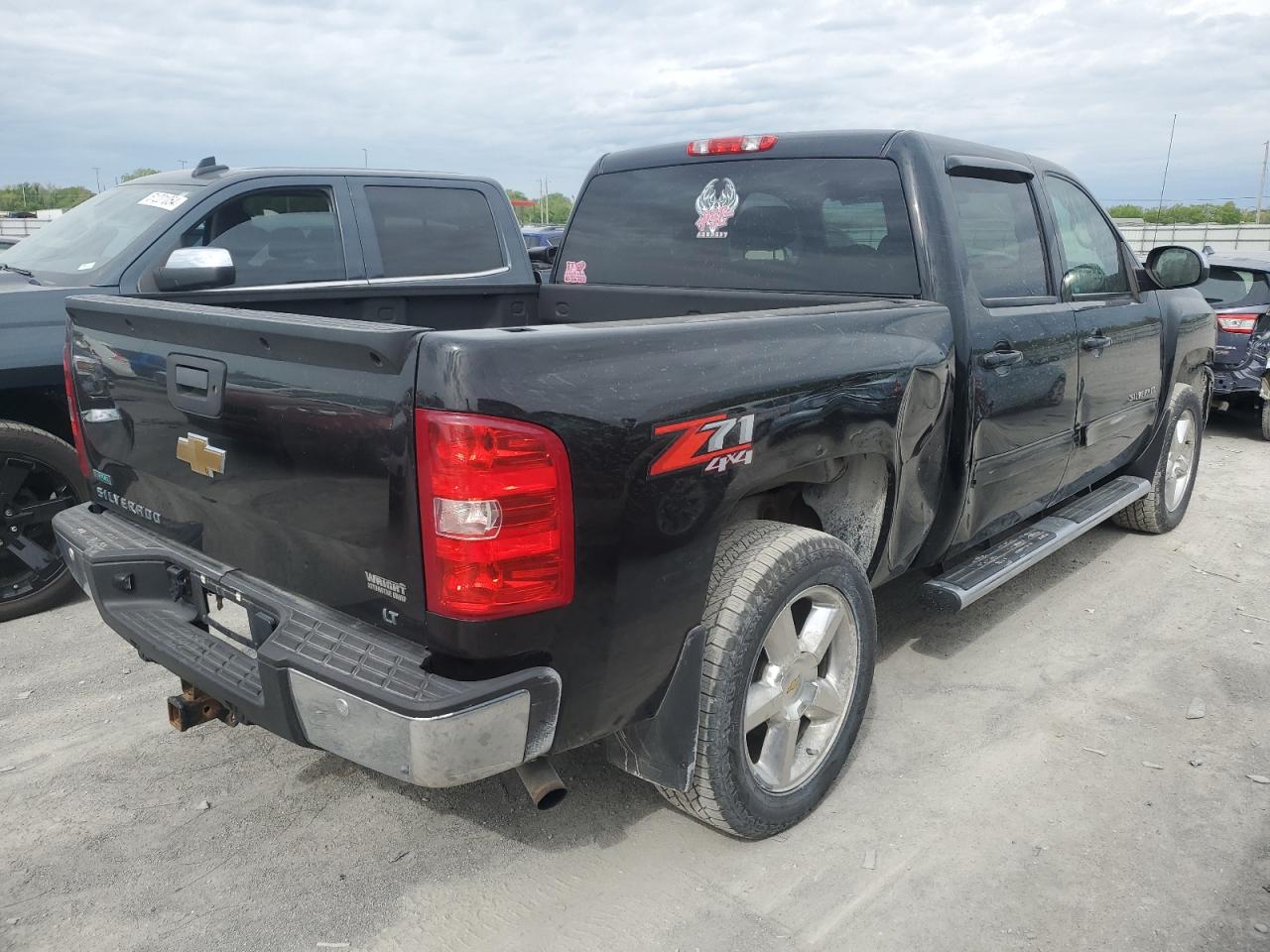 3GCPKSE30BG333269 2011 Chevrolet Silverado K1500 Lt