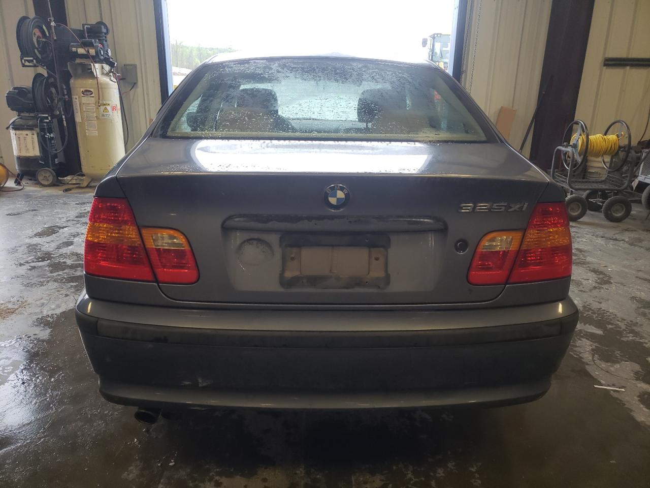 WBAEU33412PF71694 2002 BMW 325 Xi