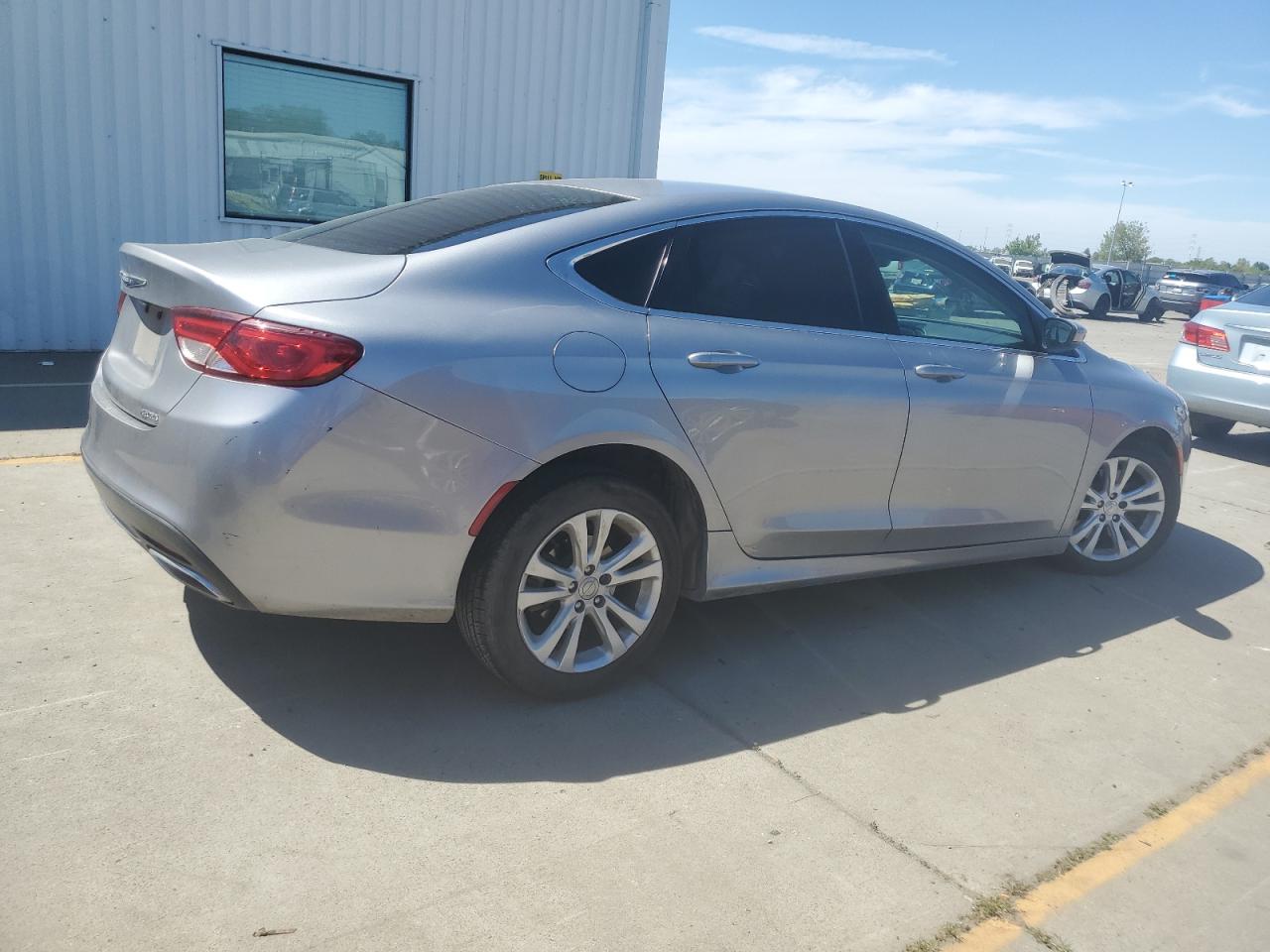 2015 Chrysler 200 Limited vin: 1C3CCCAG7FN739450