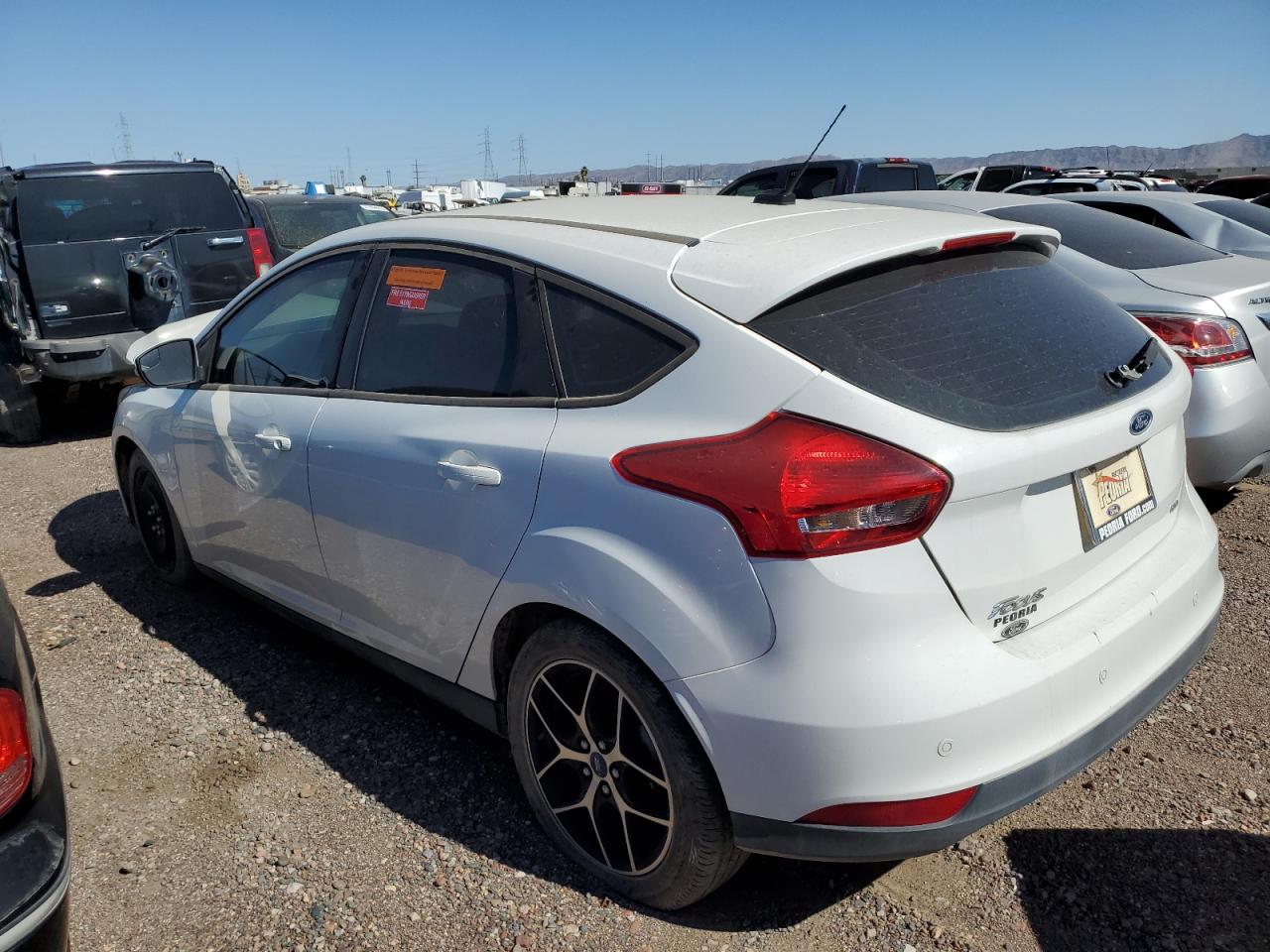 2018 Ford Focus Sel vin: 1FADP3M21JL230775