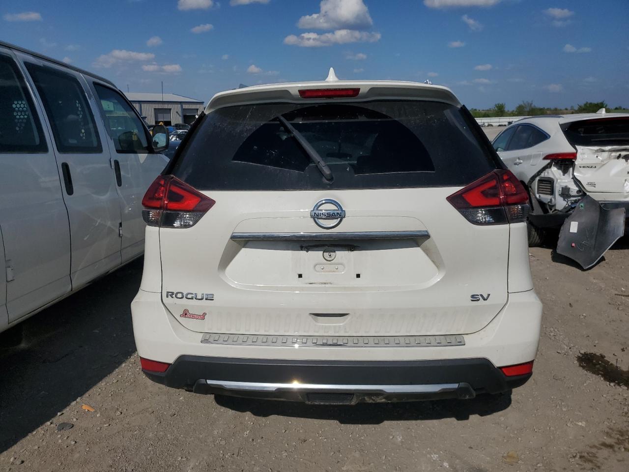 5N1AT2MT4JC728766 2018 Nissan Rogue S