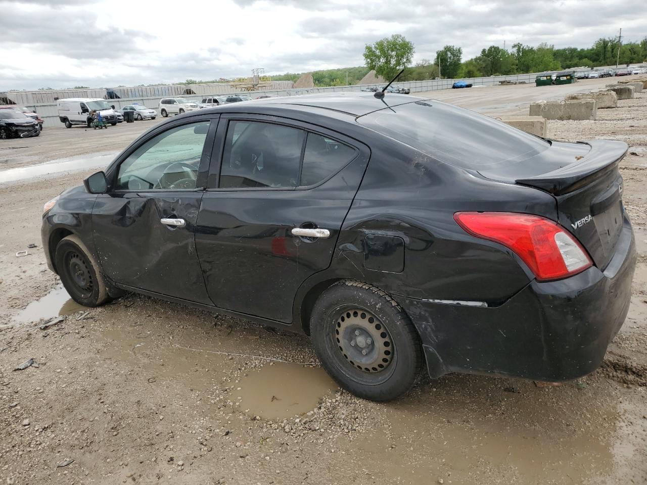 2015 Nissan Versa S vin: 3N1CN7AP2FL909391