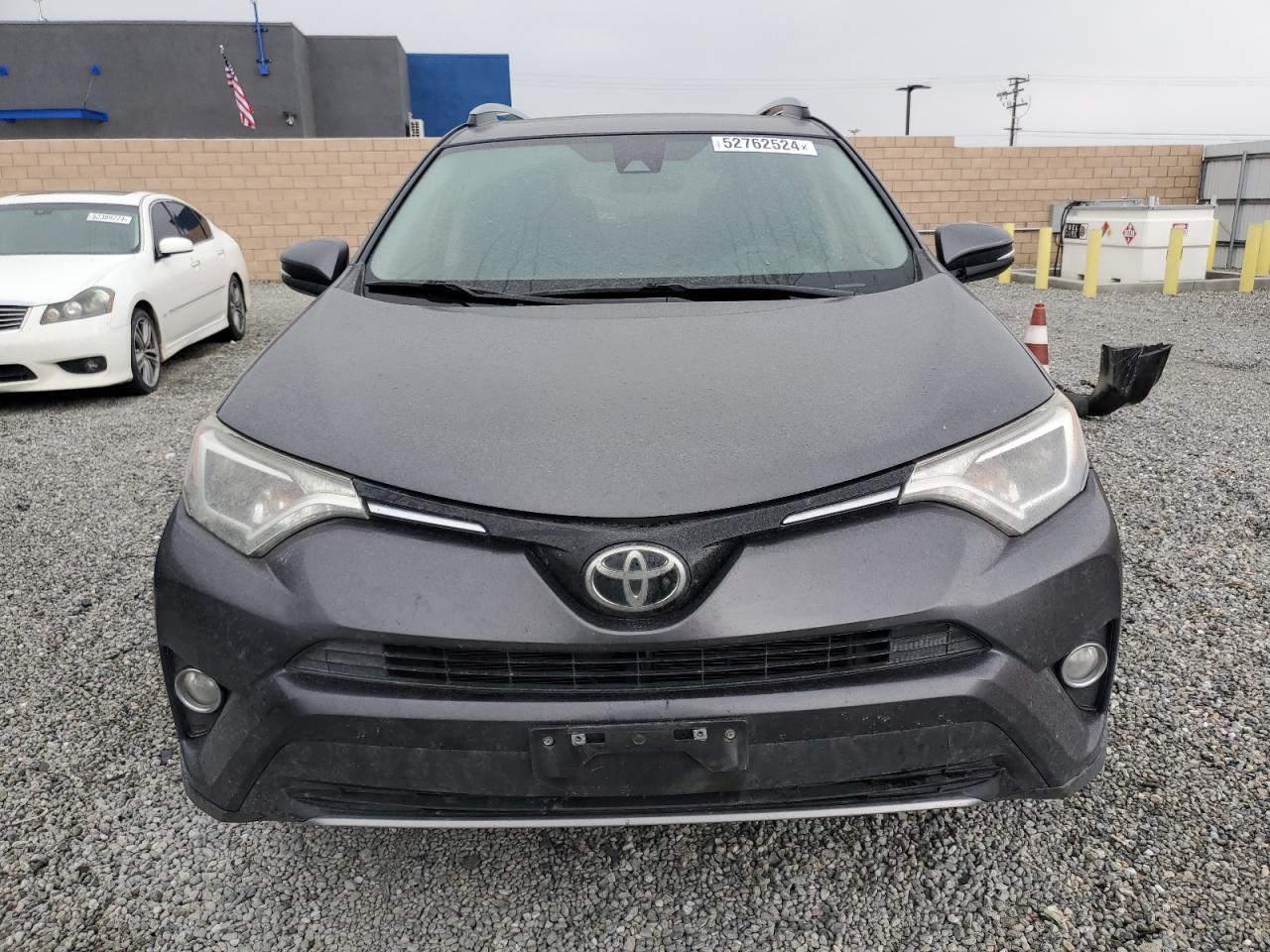 JTMWFREVXHJ711809 2017 Toyota Rav4 Xle