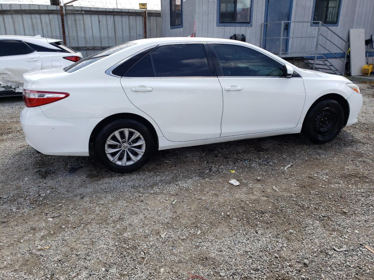 4T4BF1FK4FR492573 2015 Toyota Camry Le