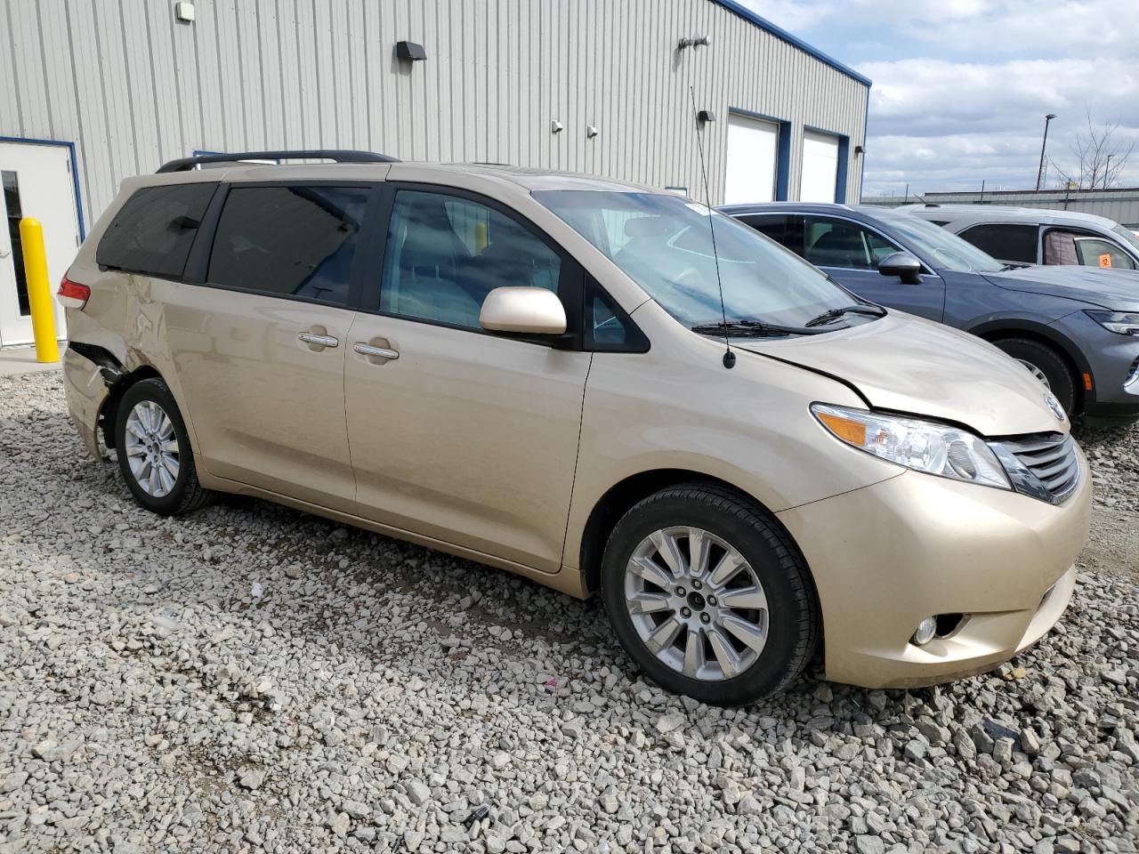 5TDDK3DC7CS048937 2012 Toyota Sienna Xle