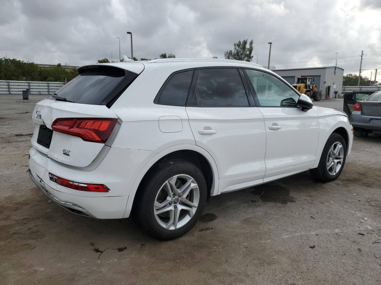 WA1ANAFY1J2187435 2018 Audi Q5 Premium