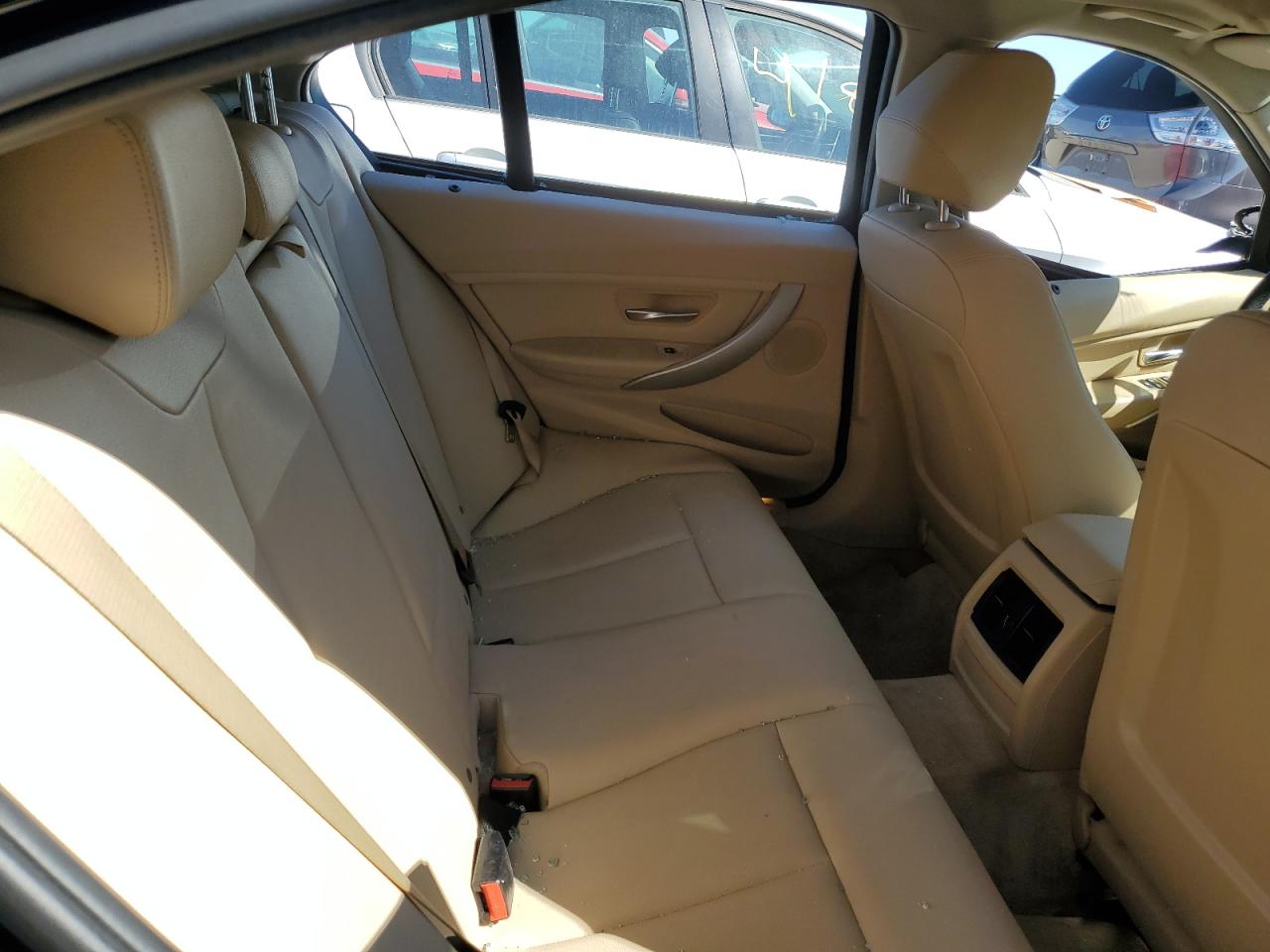 WBA3B1C50FK136725 2015 BMW 320 I