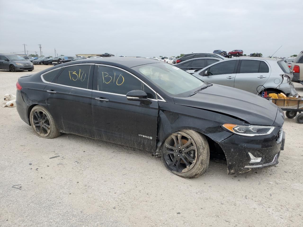 3FA6P0RU1KR217206 2019 Ford Fusion Titanium