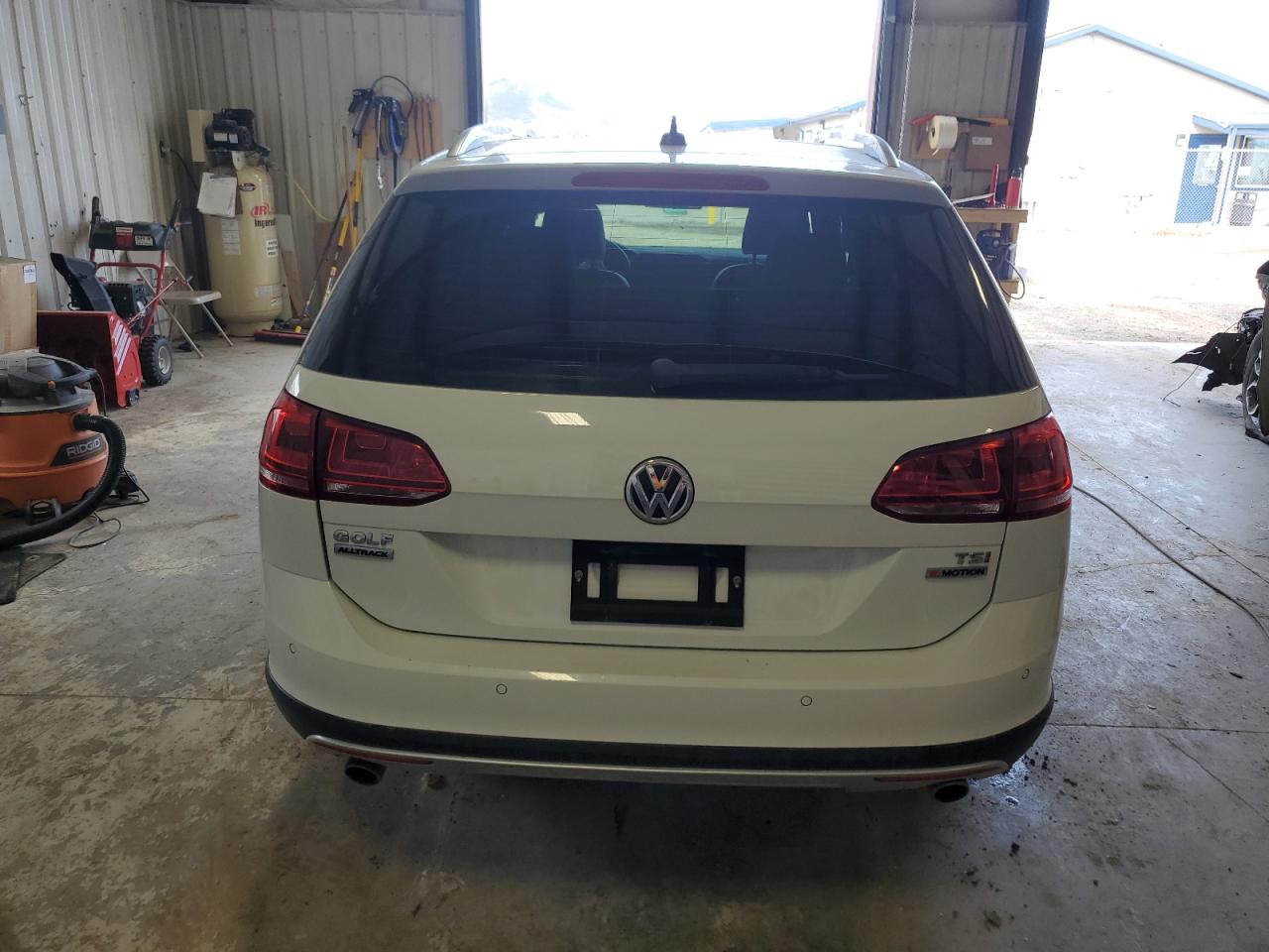 3VWH17AU4HM532688 2017 Volkswagen Golf Alltrack S