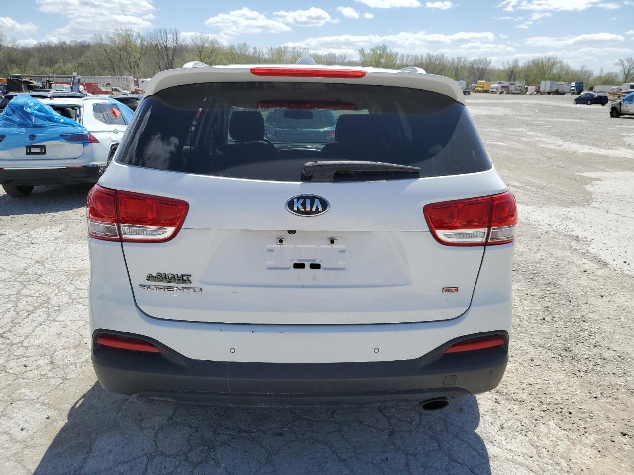 5XYPG4A33GG184185 2016 Kia Sorento Lx