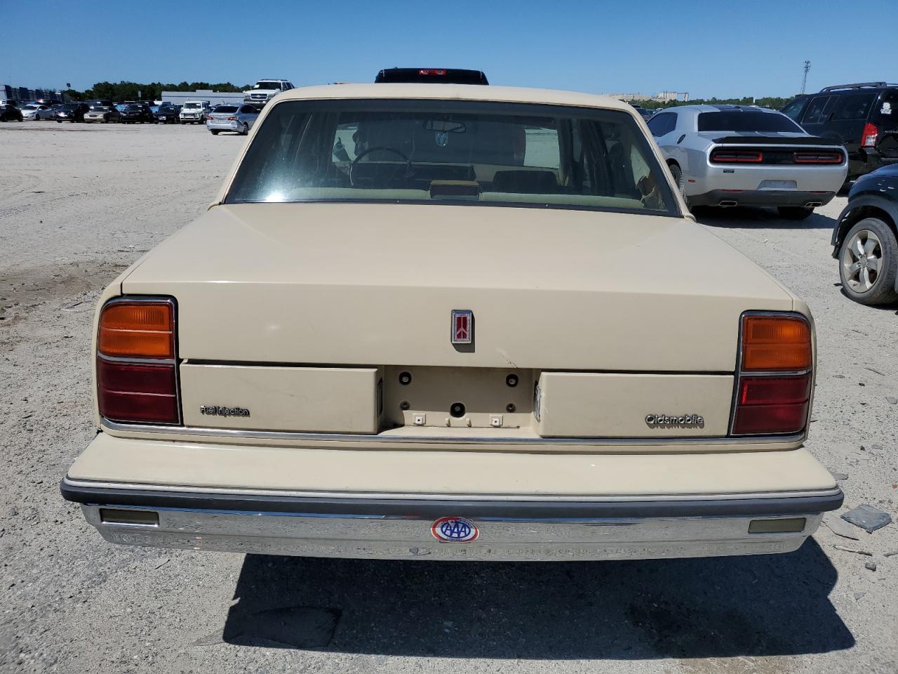 1G3HN5137HW308172 1987 Oldsmobile Delta 88 Royale