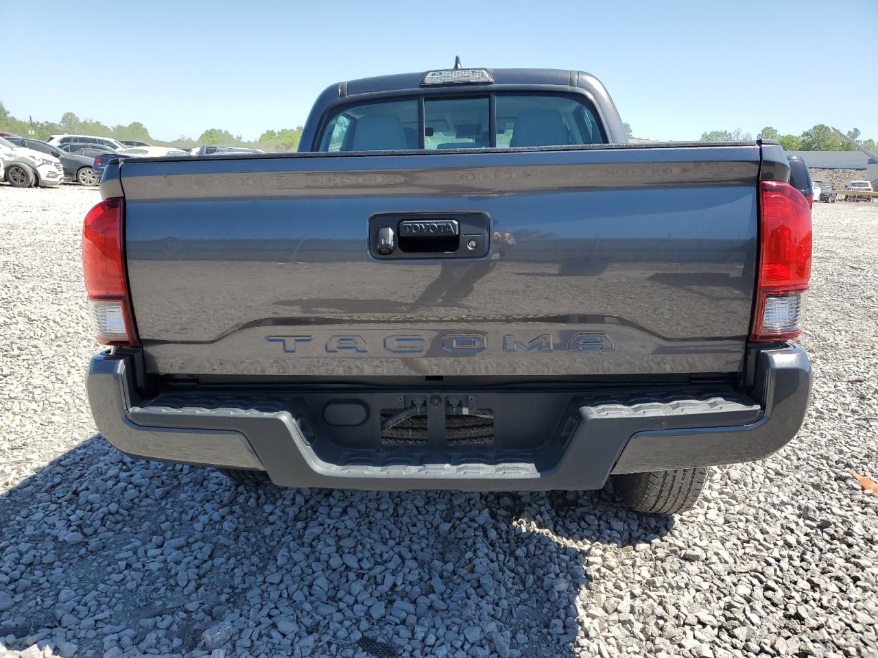 2018 Toyota Tacoma Double Cab vin: 5TFAX5GN8JX129207