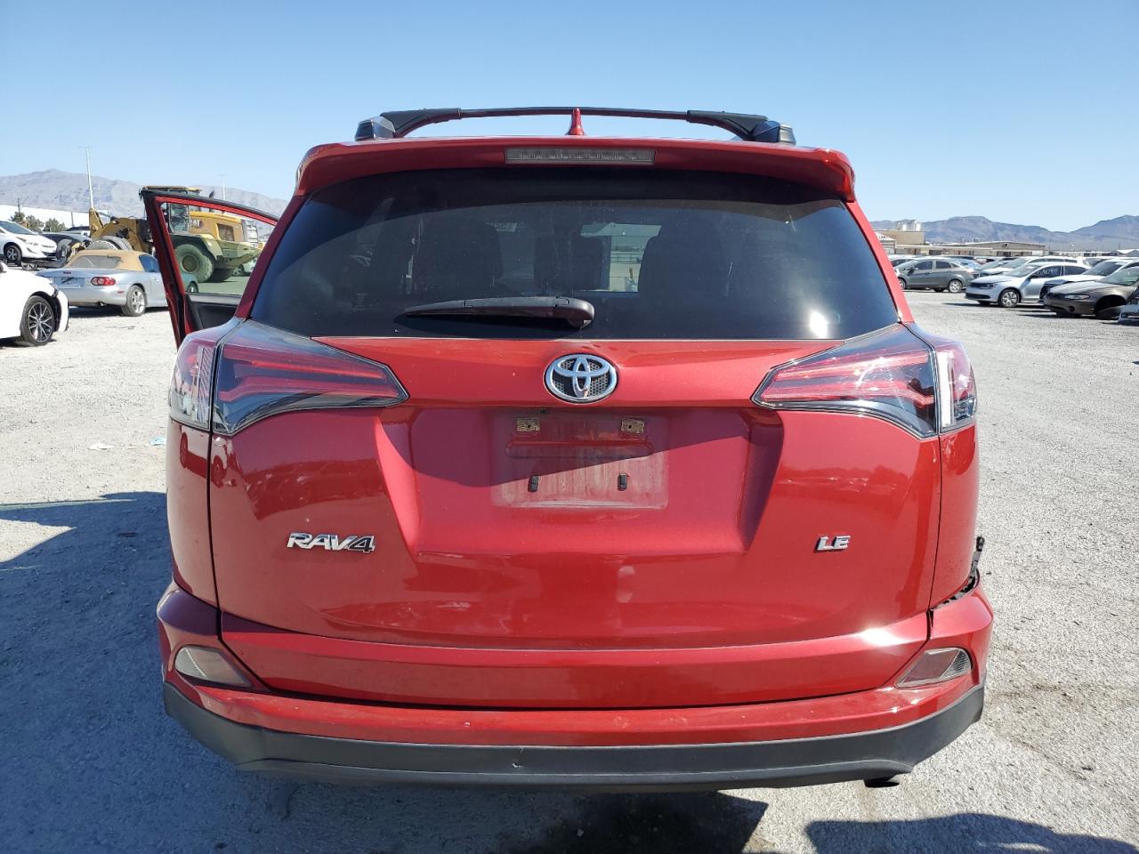 2017 Toyota Rav4 Le vin: JTMZFREV5HJ150142