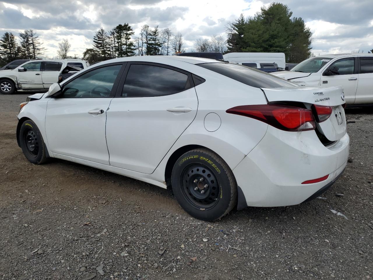 5NPDH4AE0GH665165 2016 Hyundai Elantra Se