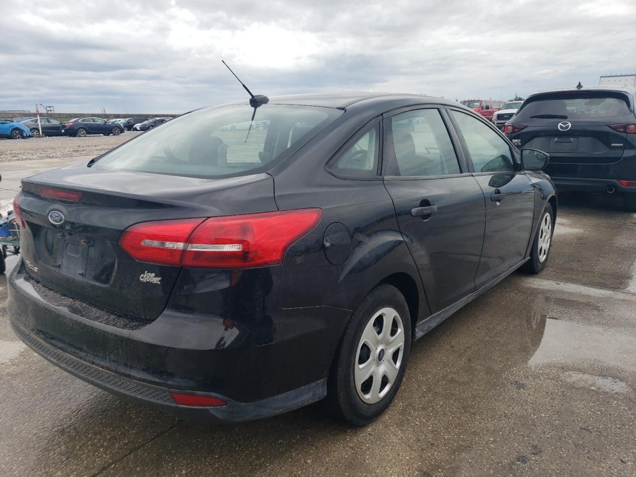 2017 Ford Focus S vin: 1FADP3E28HL276676