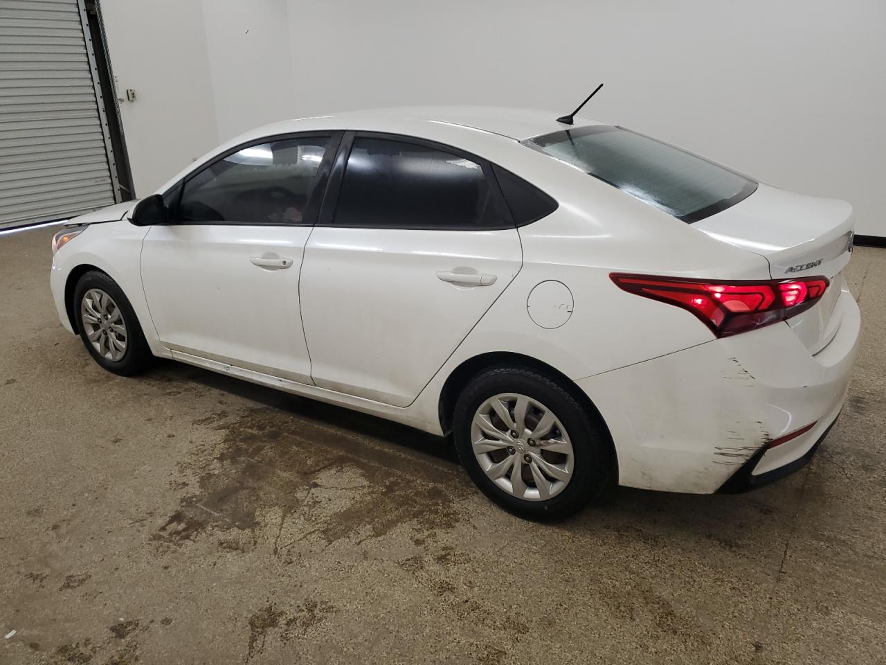 3KPC24A3XJE015329 2018 Hyundai Accent Se