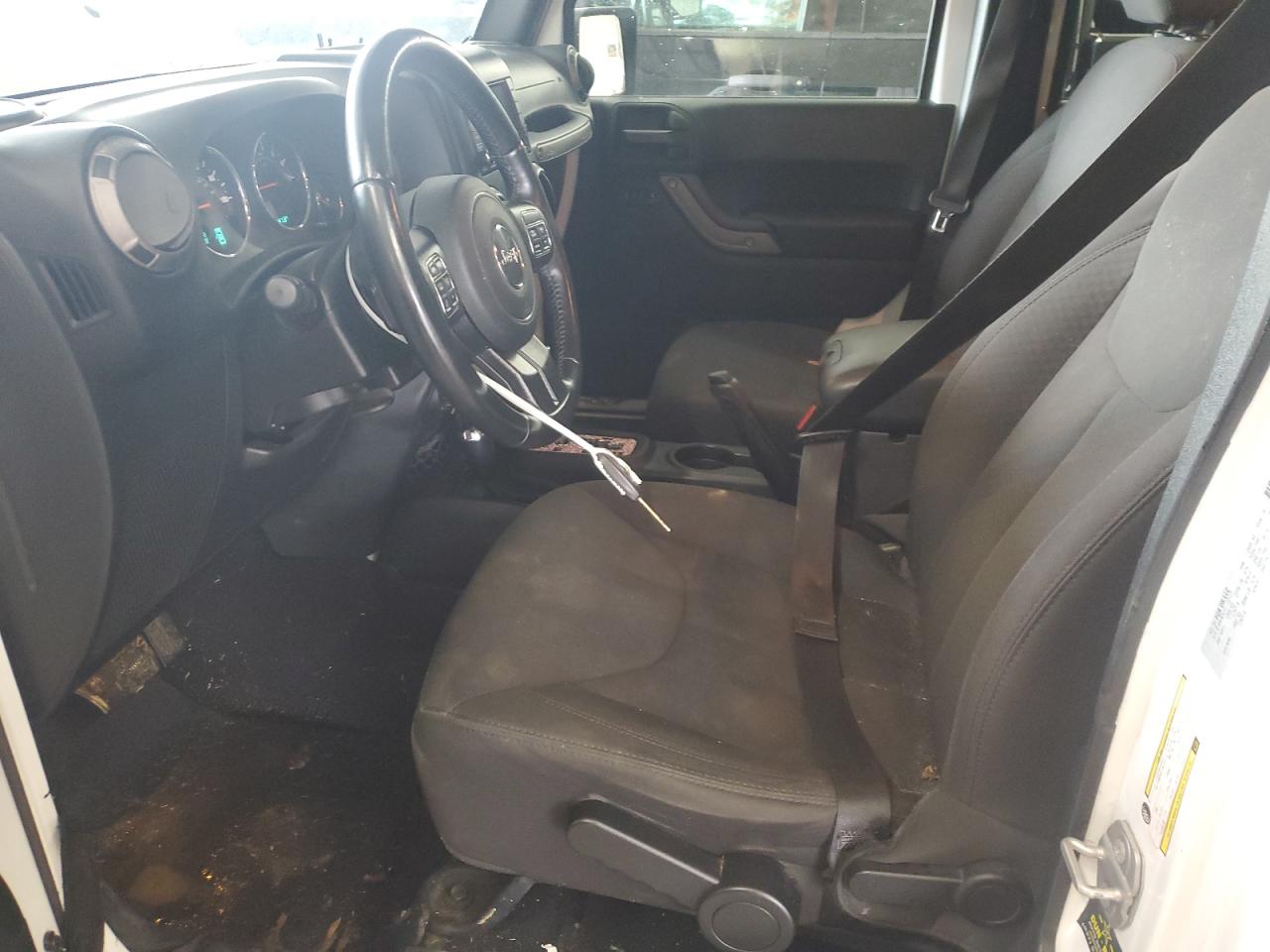 1C4BJWDG0JL853160 2018 Jeep Wrangler Unlimited Sport