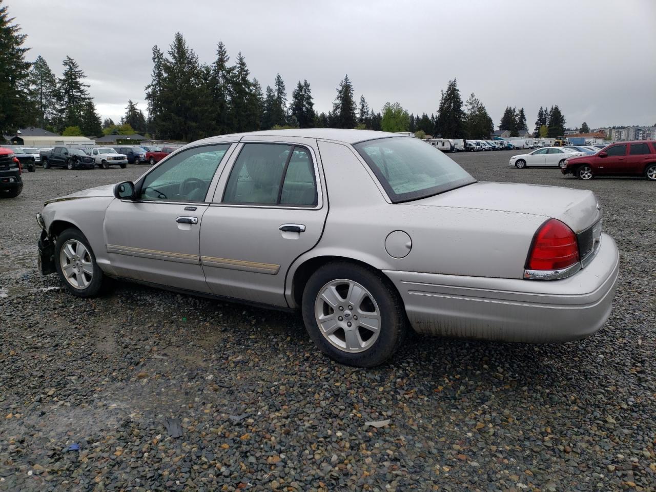 2FABP7EV4BX174777 2011 Ford Crown Victoria Lx