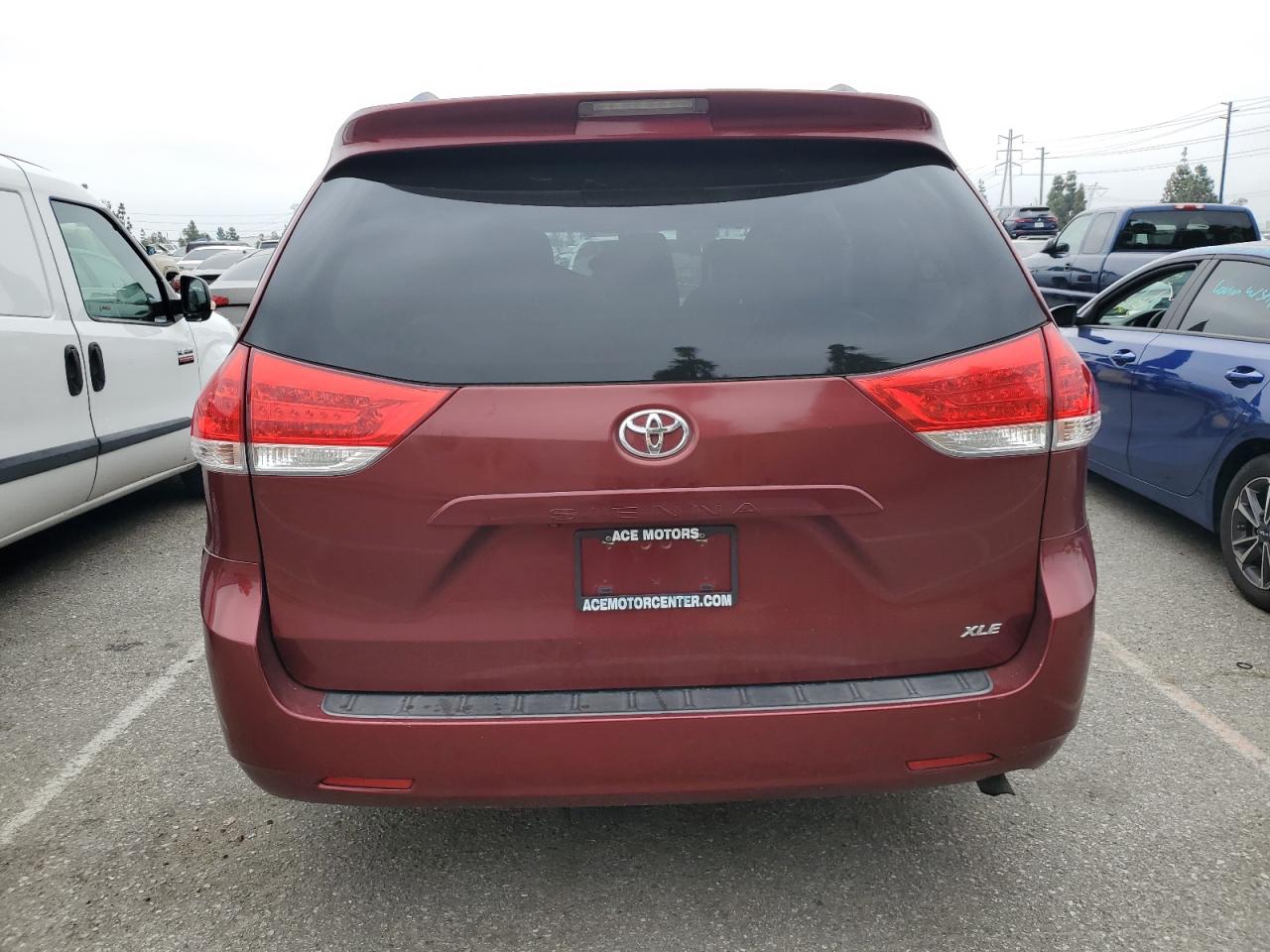 5TDYK3DC4ES443758 2014 Toyota Sienna Xle
