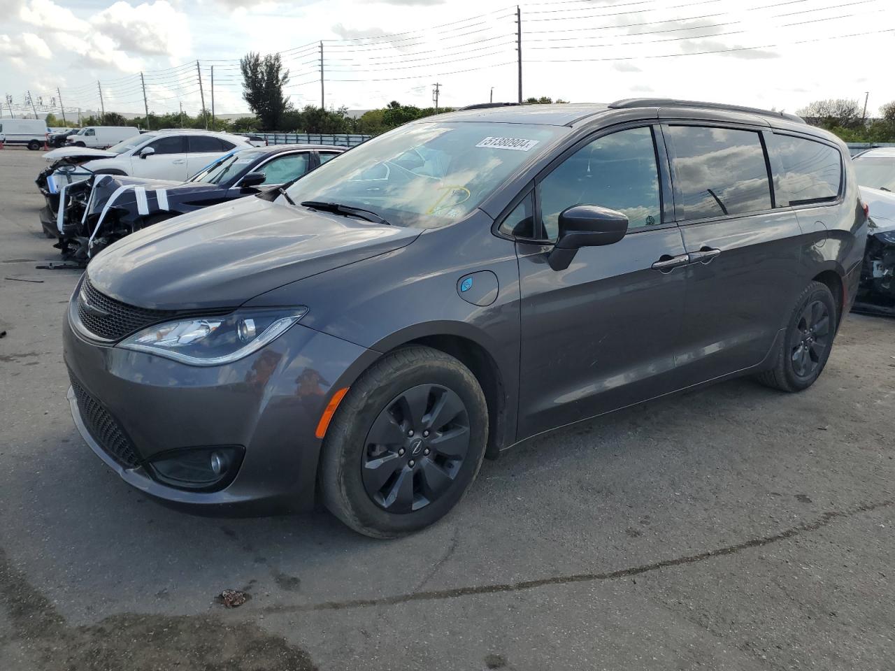 2020 Chrysler Pacifica Hybrid Touring L vin: 2C4RC1L79LR267466