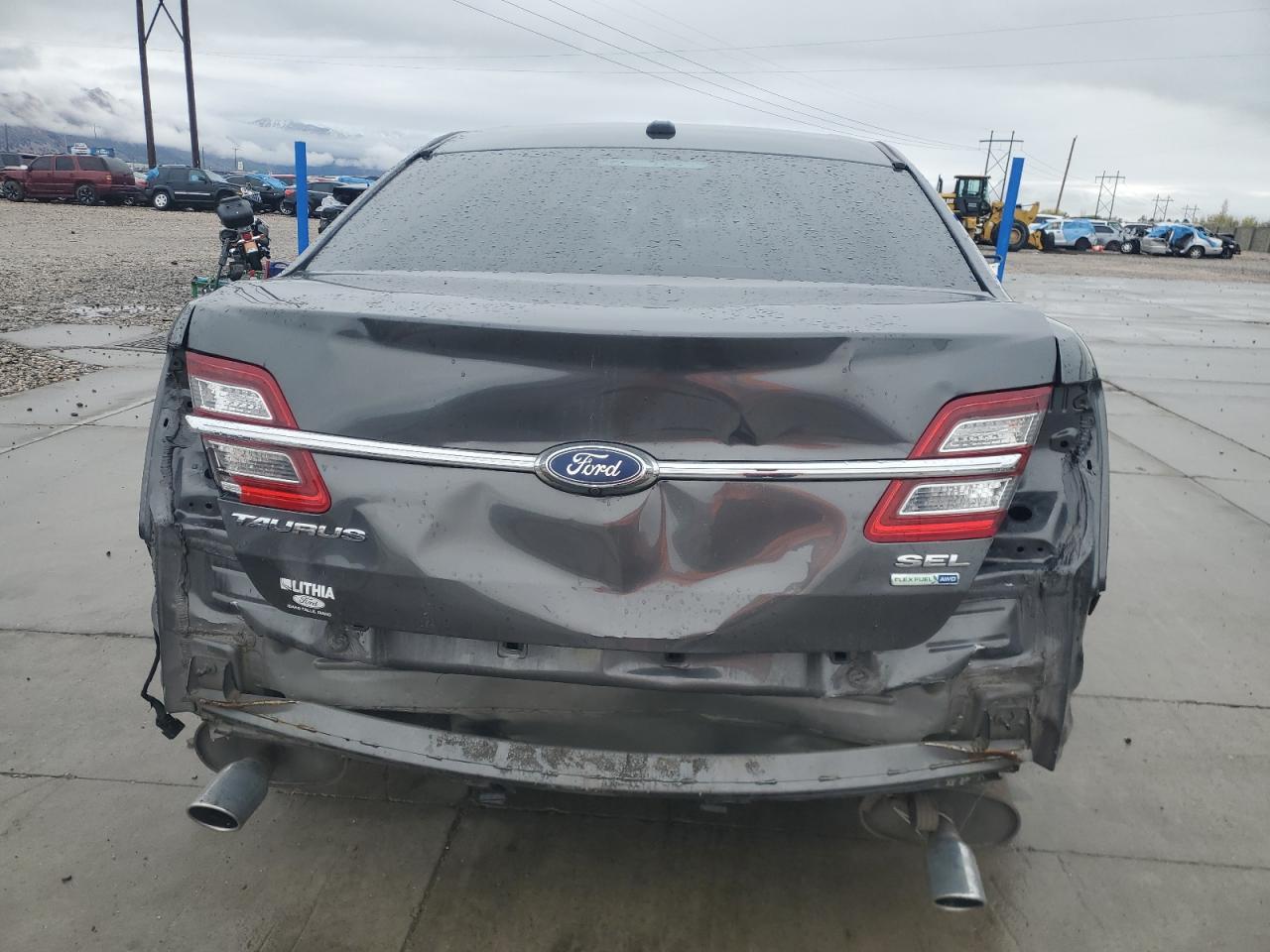 1FAHP2H82JG117405 2018 Ford Taurus Sel