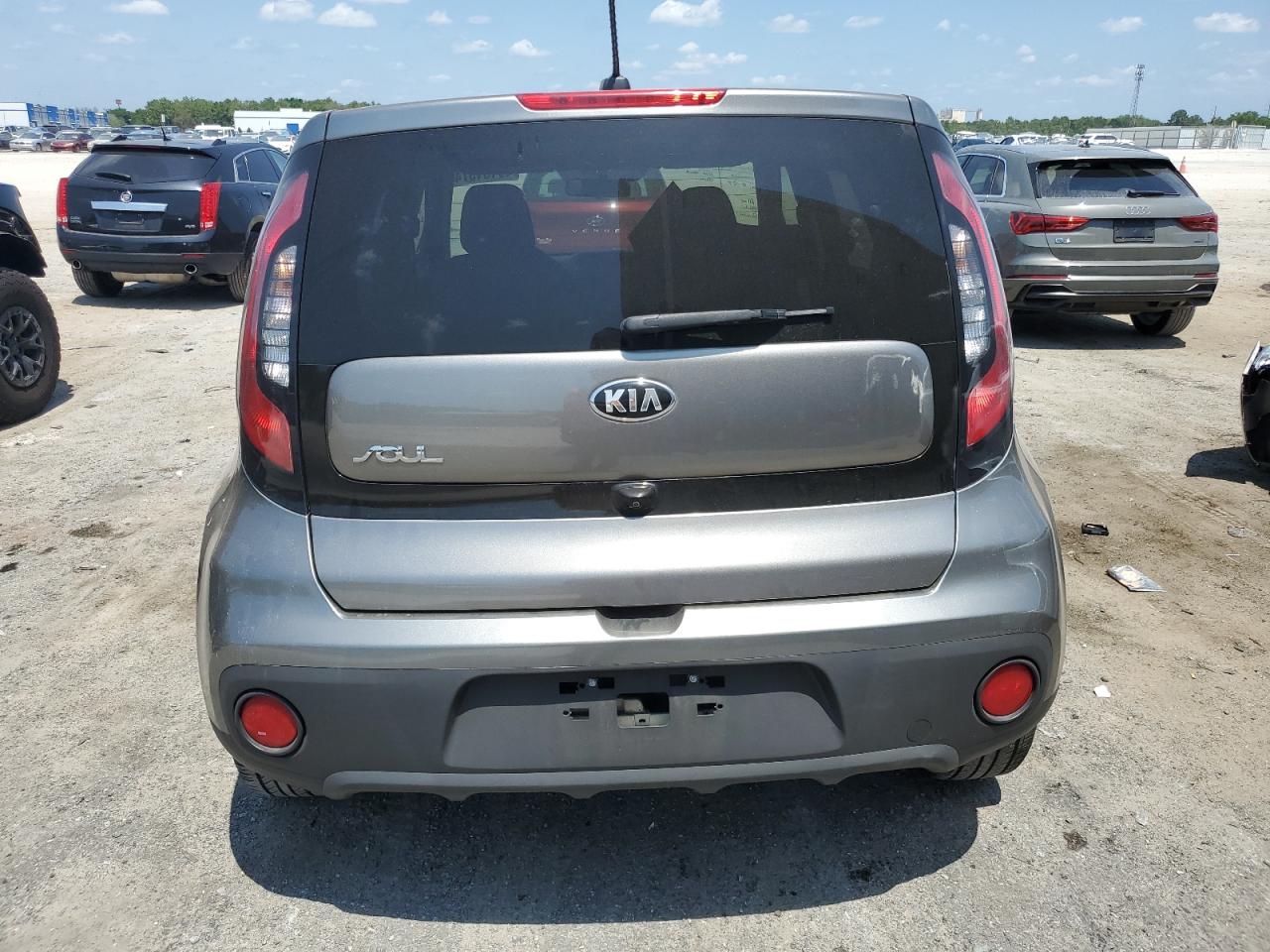 KNDJP3A59K7023900 2019 Kia Soul +
