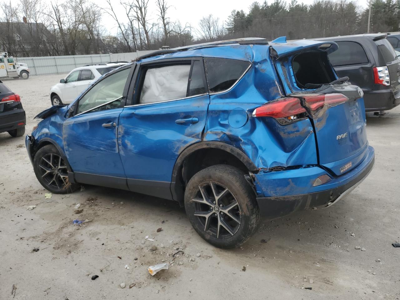 JTMJFREV2JJ729334 2018 Toyota Rav4 Se