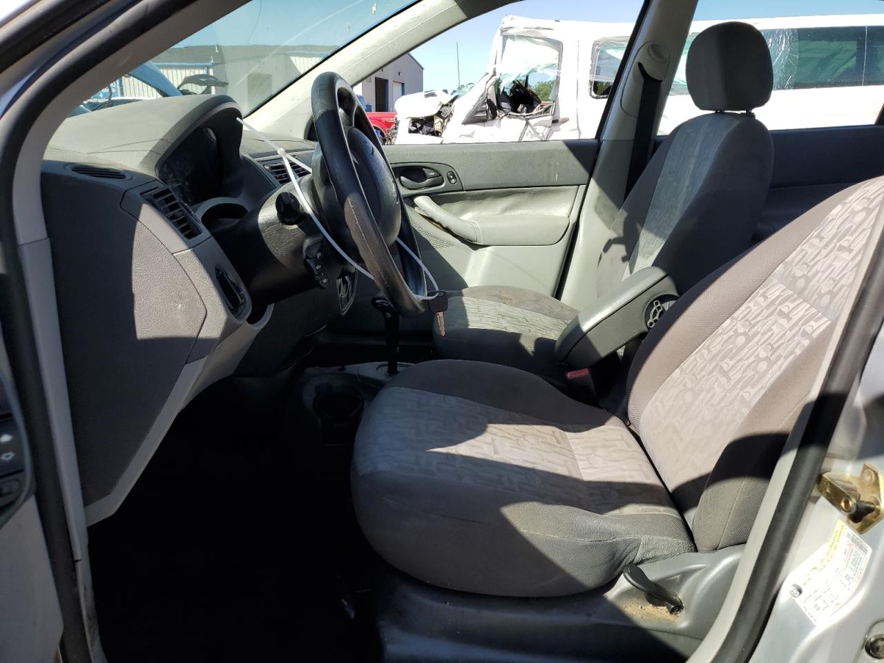 1FAFP34N15W131817 2005 Ford Focus Zx4