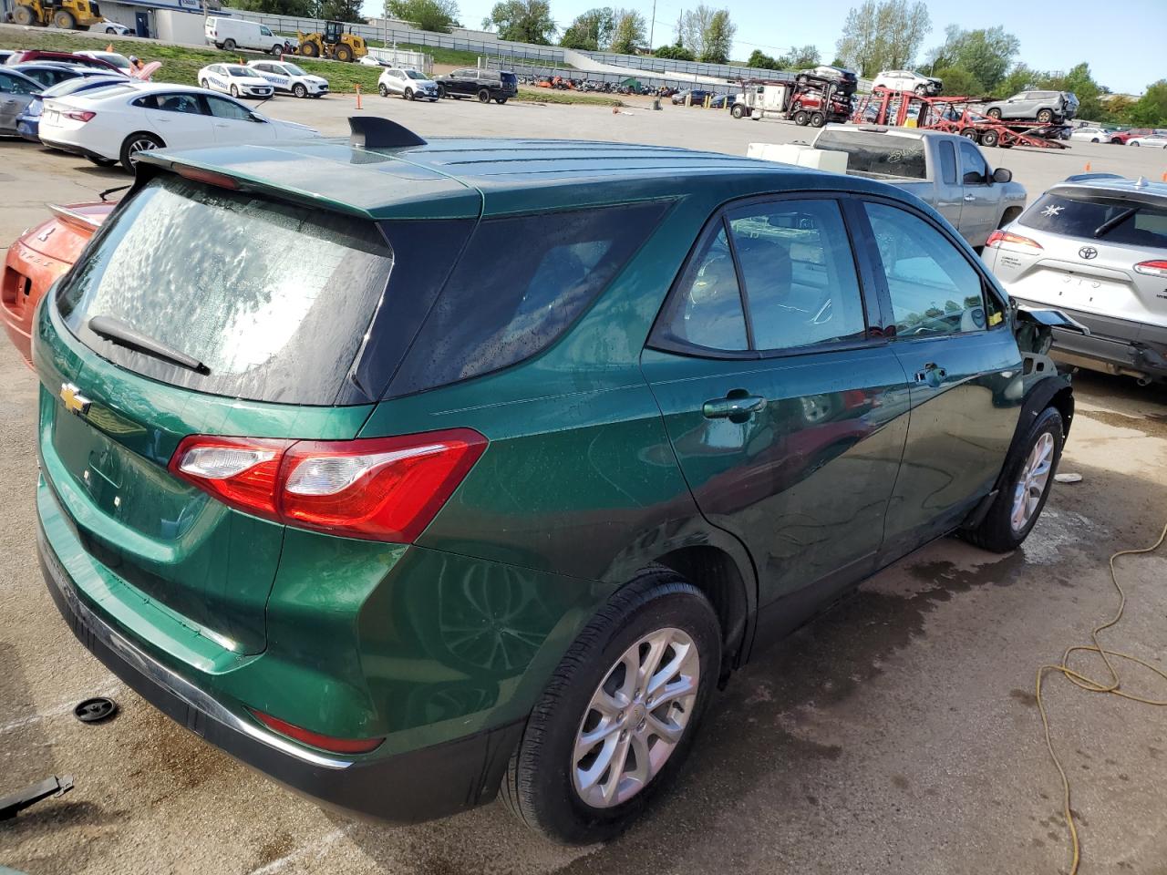 2GNAXHEV0J6227921 2018 Chevrolet Equinox Ls