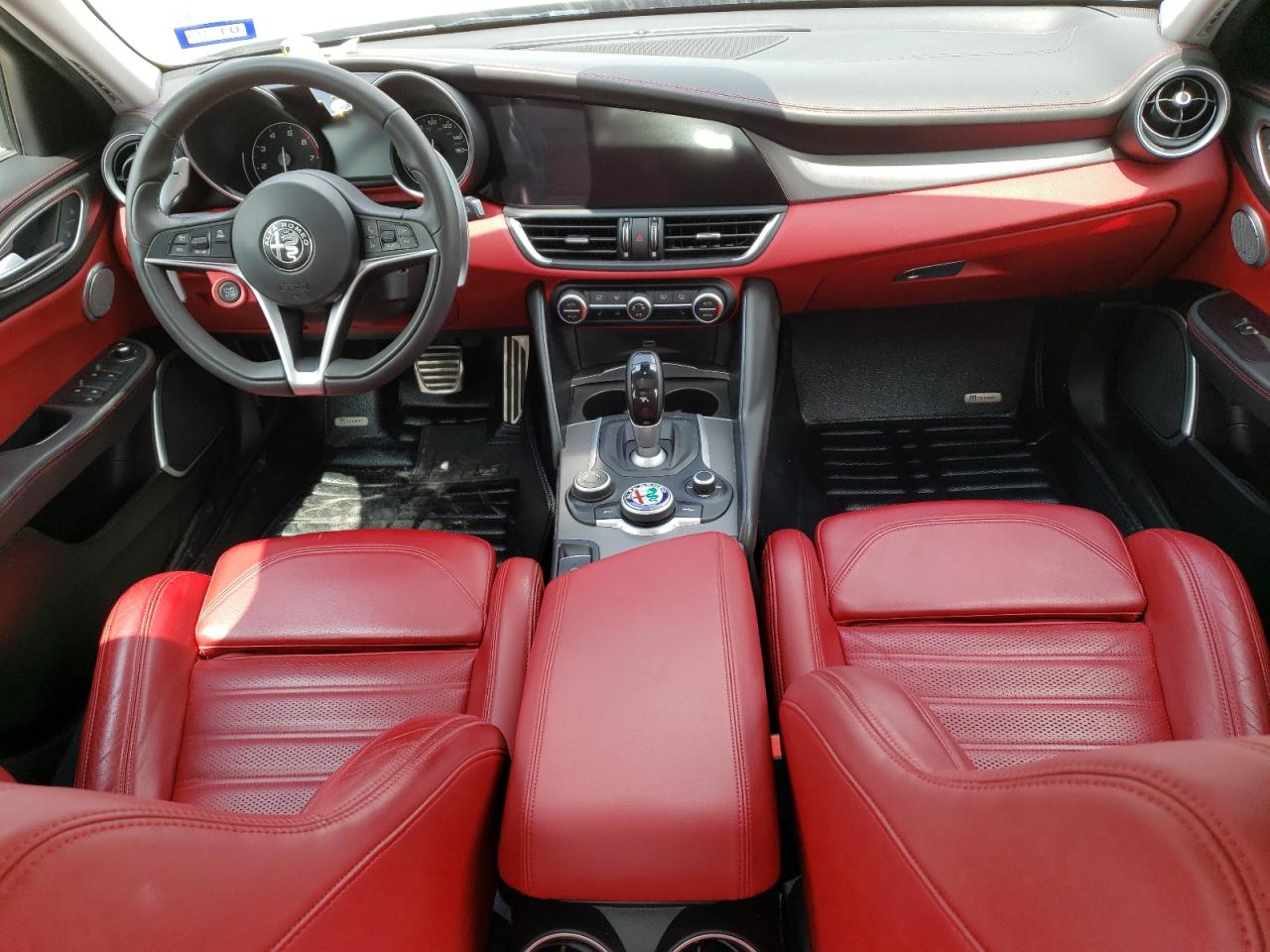 ZARFAEEN9J7597611 2018 Alfa Romeo Giulia Ti Q4