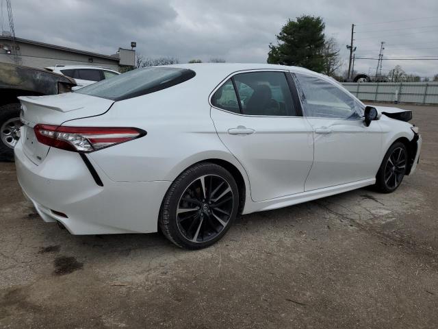 VIN 4T1B61HK9JU139472 2018 Toyota Camry, Xse no.3