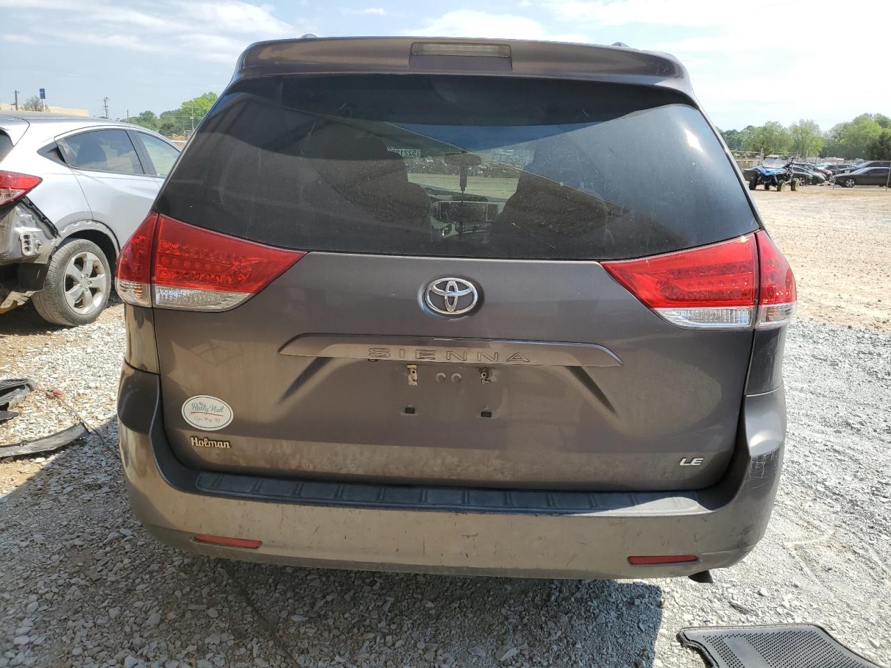 5TDKK3DC7BS175421 2011 Toyota Sienna Le