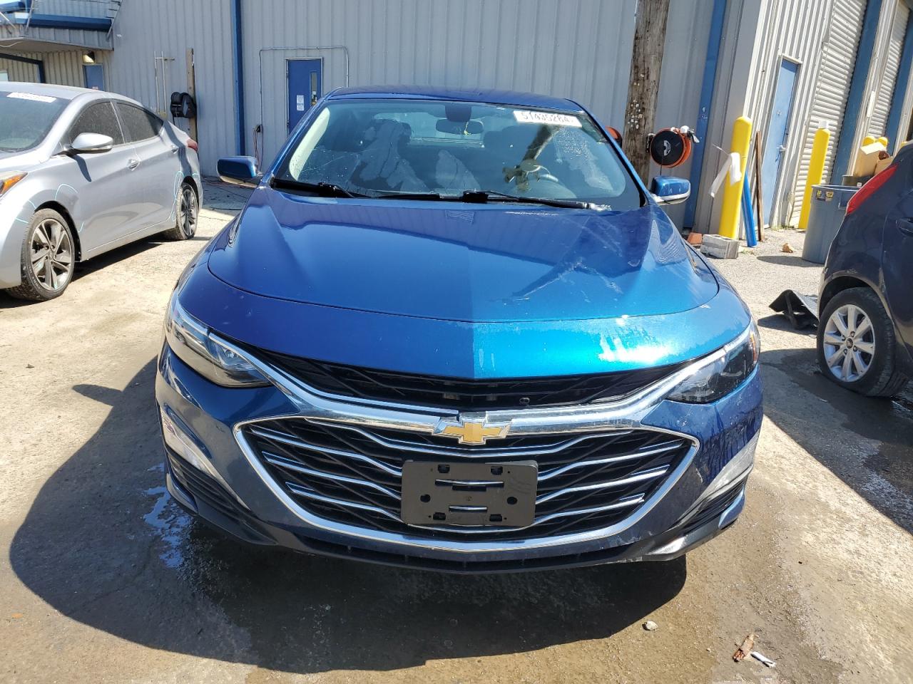 1G1ZD5STXKF167877 2019 Chevrolet Malibu Lt