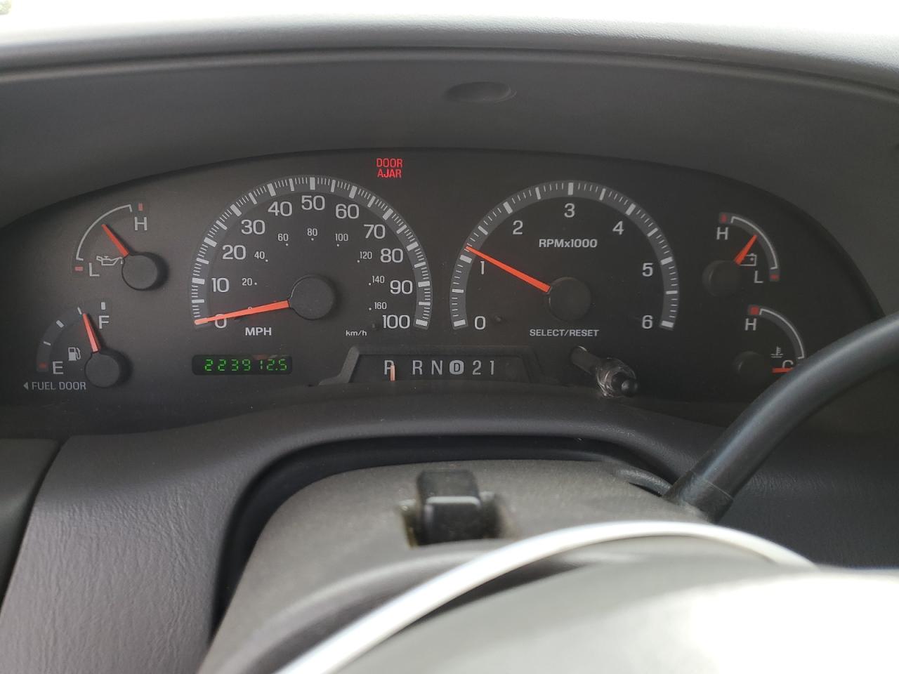 1FMRU15L0YLC45245 2000 Ford Expedition Xlt