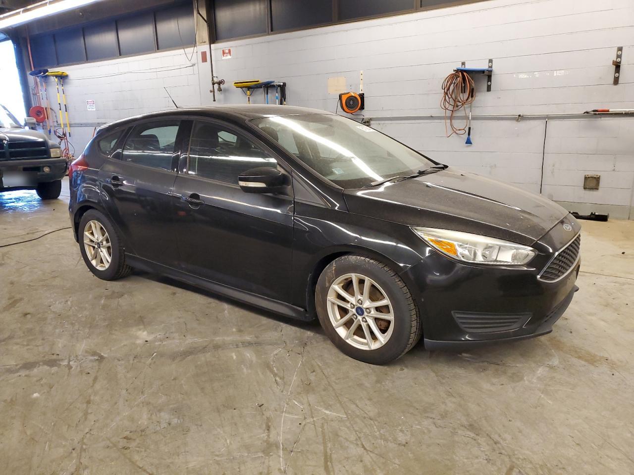 2015 Ford Focus Se vin: 1FADP3K25FL243555