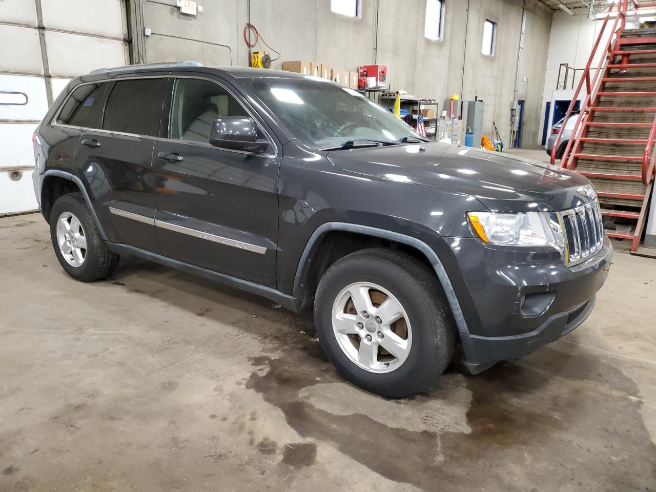1J4RR4GG2BC614681 2011 Jeep Grand Cherokee Laredo