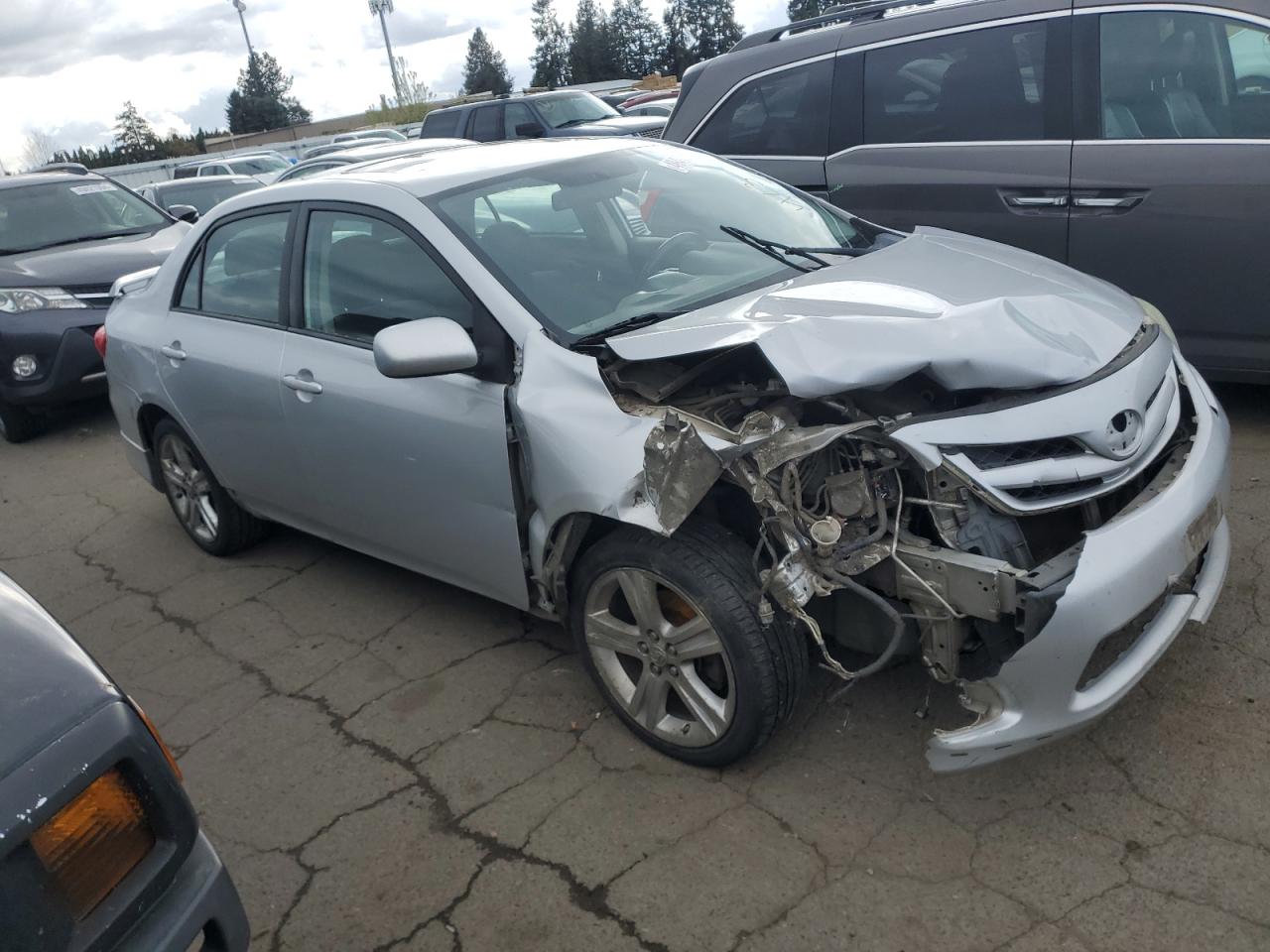 5YFBU4EE8DP208275 2013 Toyota Corolla Base